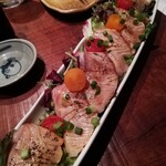 鮮魚屋 - 炙りサーモンサラダ