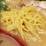 ほんまもん 和歌山ラーメン めん盛屋 八両 - 麺はこんな感じぃ～