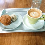 Rukkuappu Kafe Fakutori - キャロットケーキ、カフェラテ