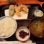 Tempuratsunahachi - ランチ天ぷら定食