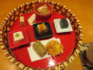 京都 祇園四条でおばんざいランチ おすすめの人気店12選 食べログまとめ 京都 祇園四条でおばんざいランチ おすすめの人気店12選 食べログまとめ