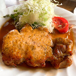 とわいらいと - 【2020年10月】ポークソテー＠1,200円（ライス、スープ付き）のメインプレートのアップ。