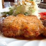 とわいらいと - 【2020年10月】ポークソテー＠1,200円は厚みも相応にある。