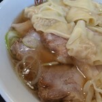 喜多方ラーメン 坂内 - 焼豚ラーメン(ワンタントッピング) 