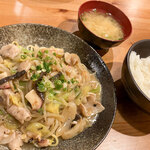 炭火やきとり もっけい - ランチ「太麺 長崎皿うどん」（900円）。