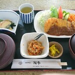 Doraibuin Anan - トンカツ定食