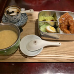 台湾爆噴小籠包 臺瓏 - 