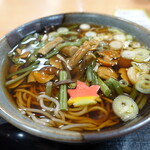 Chouja Hara Sabisu Eria - 山菜そば（¥530税込み）