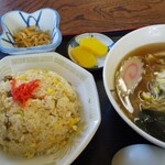 ラーメン武蔵 - 炒飯と半ラーメンのセット