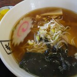 ラーメン武蔵 - 半ラーメンといえ、麺は半分でなく７割くらいあろうか！