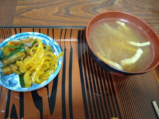 まつもと食堂 - 激熱味噌汁。きゅうりキムチ？