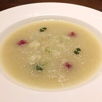 カントニーズ 燕 - カリフラワースープ