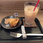 ココカフェ - 白桃ジュース、チーズケーキ