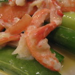 レストラン　エスカリエ - 野菜は佐賀のグリーンアスパラ、エンドウ、トマトなど