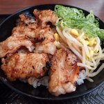 カルビ丼とスン豆腐専門店 韓丼 - ホルモンがたっぷり！！