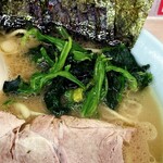 横濱ラーメン あさが家 - ほうれん草。