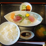 Kikuya Honten - 刺身＋ご飯＋味噌汁＋香の物