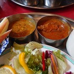 タージマハル - ２種類の日替わりカレー・・・当日は豆カレーとチキンカレーでした。