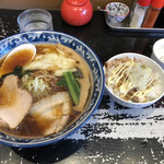 手打ち中華 こころ - 料理写真:ワンタン麺　ミニチャーシュー丼セット