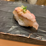 Edomae Sushi Hattori - カワハギ、肝と 肝がなめらか。肝とのバランスがいい。
