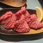 立食焼肉 一穂 - 