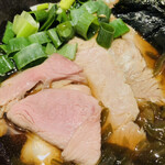ラーメンWalkerキッチン - 瀬戸のもち豚チャーシュー