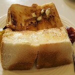 みみ - マーガリンが塗ってあります