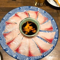 豚しゃぶ せいろ蒸し 豚匠 なんば邸 - ブリのお造り＆しゃぶしゃぶ