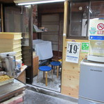 讃岐うどん がもう - 店内の奥にある麺打ちの部屋。３～４人入れますよ。