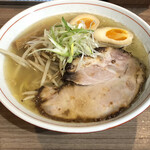 麺や 廉 - あっさり塩。ちぢれ麺とストレート選べます。今回はちぢれ麺。
