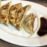 麺や 廉 - 餃子350円。普通に美味しいです。