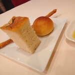 IL PAPPALARDO - 自家製のパン