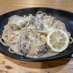 ブッチャーノ - 牡蠣クリーム焼きスパ（¥880）＋牡蠣増し（¥300）