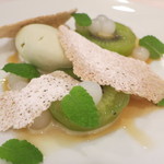 ヴィラ・アイーダ - 【夕食】キウイとタピオカ　ベルベーヌのジェラート