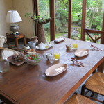 ヴィラ・アイーダ - 【朝食】サロン