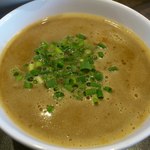 濃厚で優しいつけ汁です。