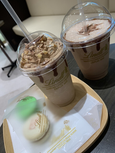 リンツ ショコラ ブティック カフェ 岡山一番街店 岡山駅前 カフェ 食べログ