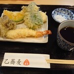 乙蕎麦 - 天ぷら 塩か汁でいただきます