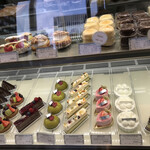 ラ・プレシューズ - 右から２番目のインペリアルグリオットが美味しそうだった