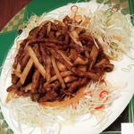 龍天楼 - 牛肉の細切り甘味噌炒めクレープ包み