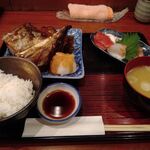Binchousumi Biyaki Jige - かまやき（中）と刺身のセット