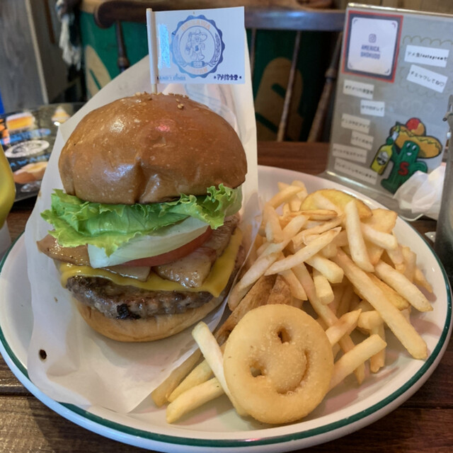 アメリカ食堂 サンズ ダイナー 牧志 ハンバーガー 食べログ