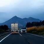 とん亭 - 磐梯山(R49走行中)この道大好き