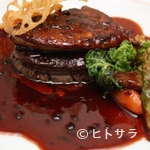 シェ・ソーマ - 牛フィレ肉とフォワグラのロッシーニ風