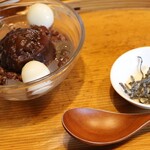 とらや工房 - あんみつはおかわり自由のお茶付きで930円。