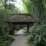 とらや工房 - 山門