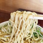 Ramen Saikan Hajime - 麺は醤油系と同じ中太ちぢれ麺。食べ応えがありスープが絡んで美味いんです。
