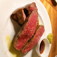 カルネジーオ イースト - 