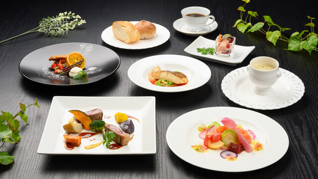 メインダイニングルーム - 富良野（フレンチ）の写真