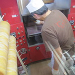 アラペイザンヌ - 店内の工房で全て手作りされているオーナーシェフ